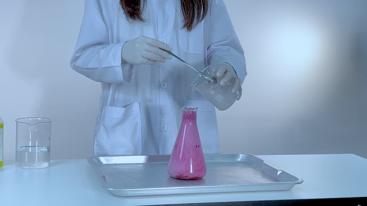 demostración de la descomposición del peróxido de hidrógeno impulsada por un catalizador