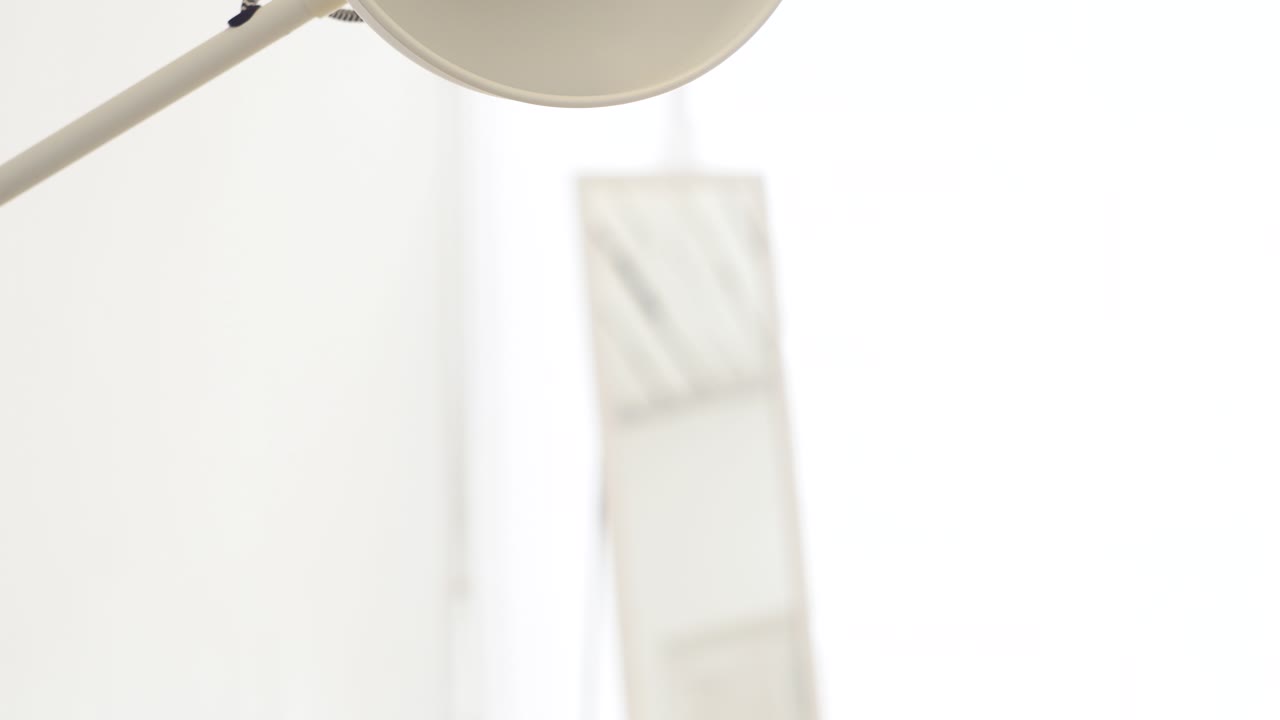 lámpara de pared blanca