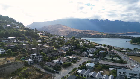 Aerial-view-of-Queenstown-in-Otago-on-Lake-Wakatipu,-New-Zealand