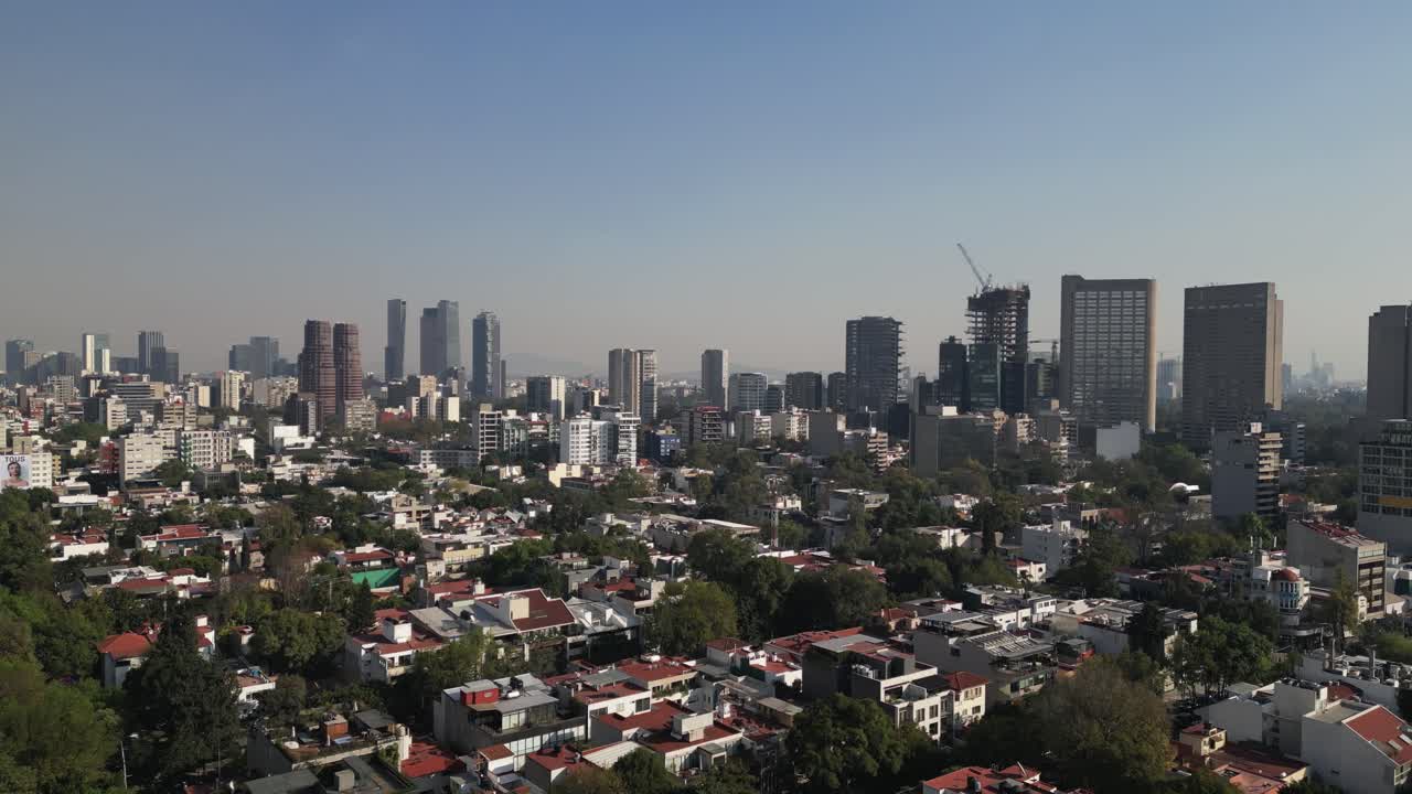 vista aérea de los rascacielos de polanco, mirando hacia el área de chapultepec, ciudad de méxico