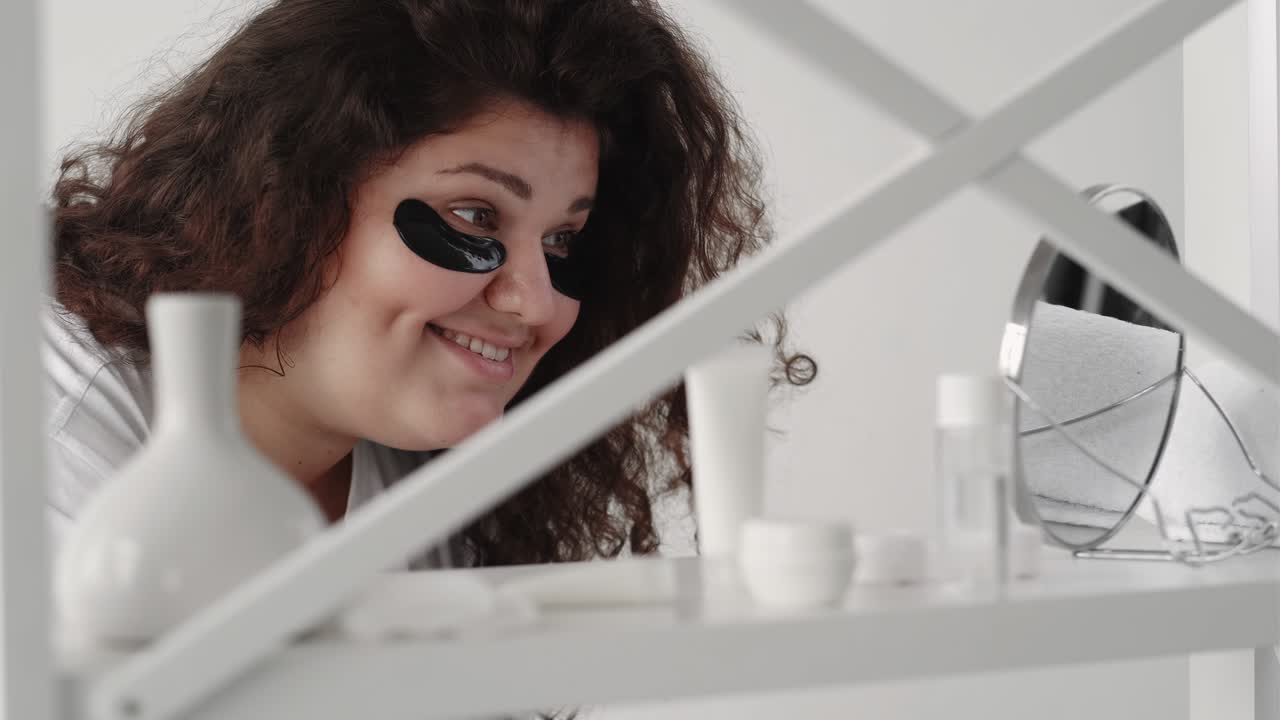 parches de hidrogel tratamiento facial mujer obesa ojo