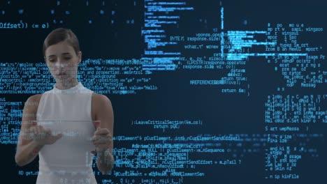 animación del procesamiento de datos sobre una pantalla interactiva táctil de una mujer de negocios