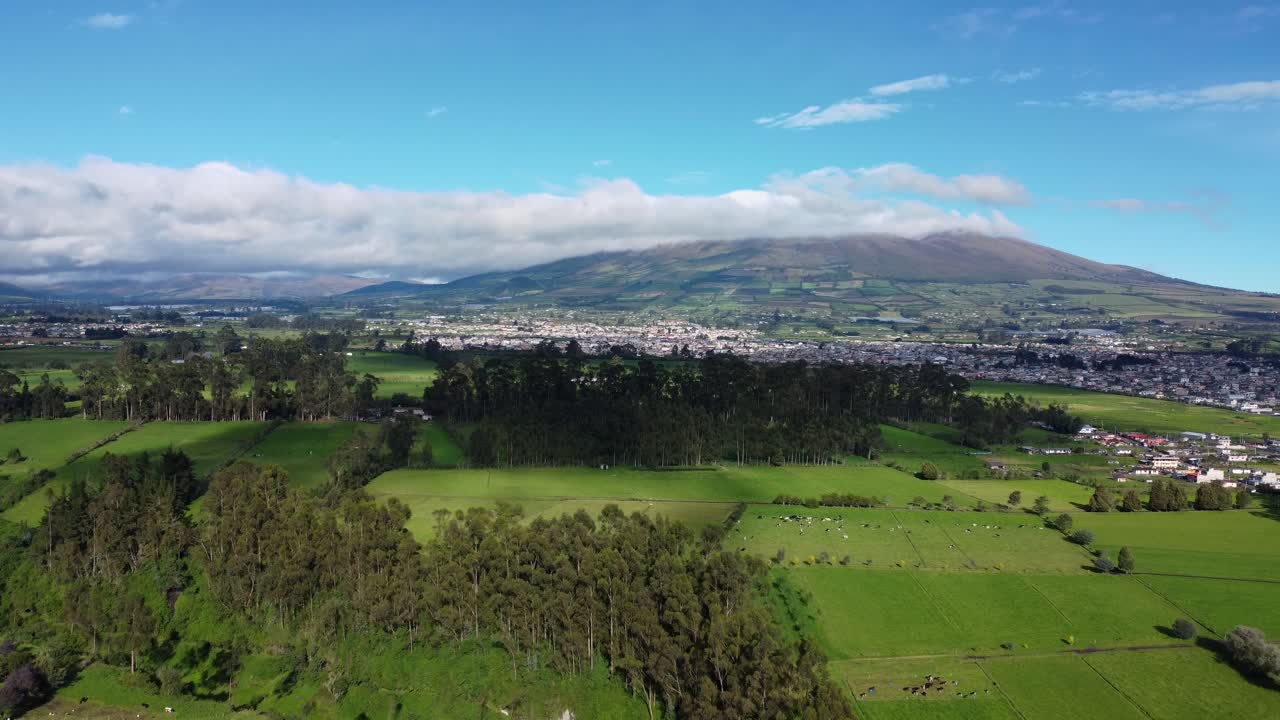 volcan corazon pertenece a la cordillera de los andes