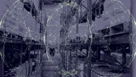 animación de la red de conexiones sobre la vista trasera de una trabajadora de almacén caucásica