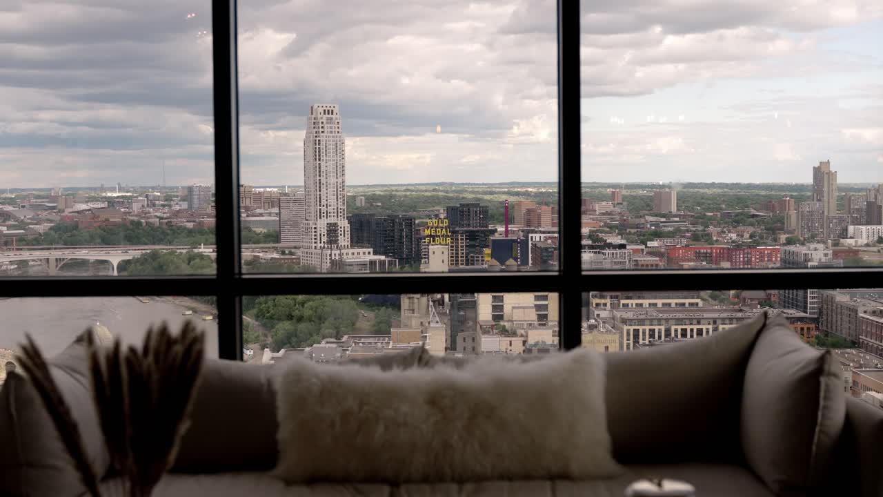 vistas desde la ventana de un edificio de apartamentos de minneapolis