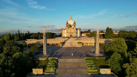 Serenidad-Al-Atardecer:-Alejándonos-De-Sameiro,-El-Santuario-De-Bom-Jesus-En-Braga,-Norte-De-Portugal