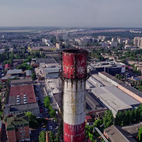 central térmica urbana entre las zonas urbanas