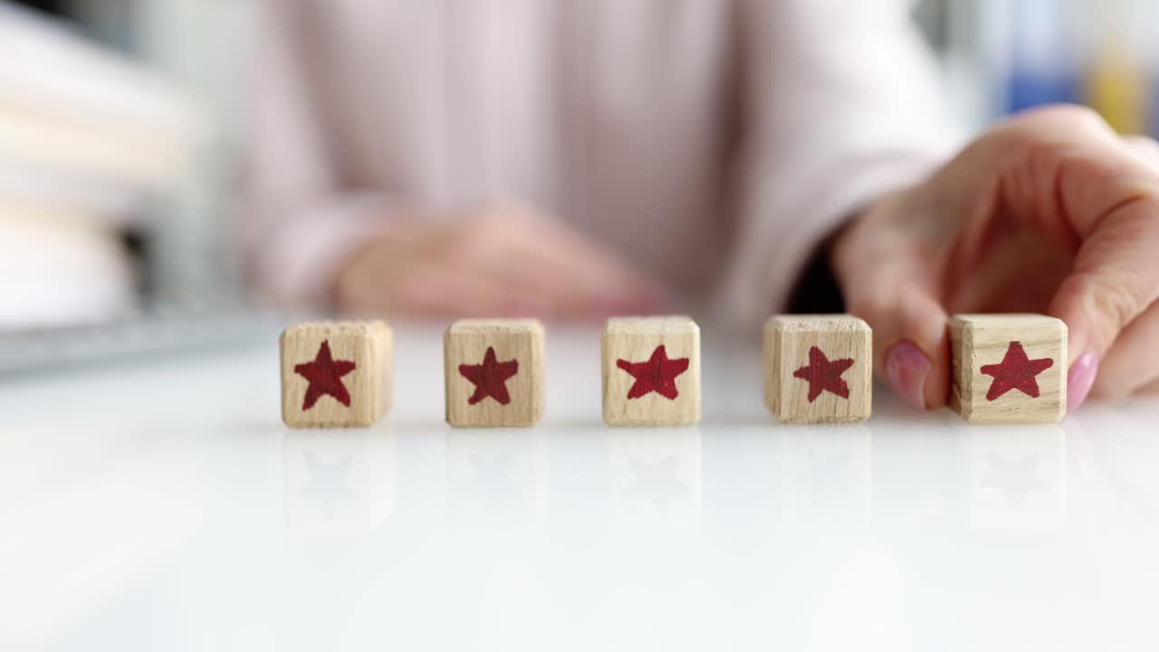 ustomer agrega la quinta estrella a la revisión recomendada