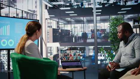 vertical video office life captured through virtual teamwork in a video conference