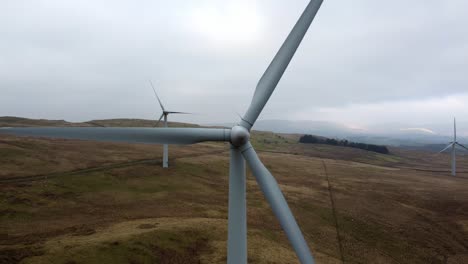 Imágenes-Aéreas-Cinematográficas-Del-Parque-Eólico-Lambrigg,-Kendal-Cumbria-Reino-Unido