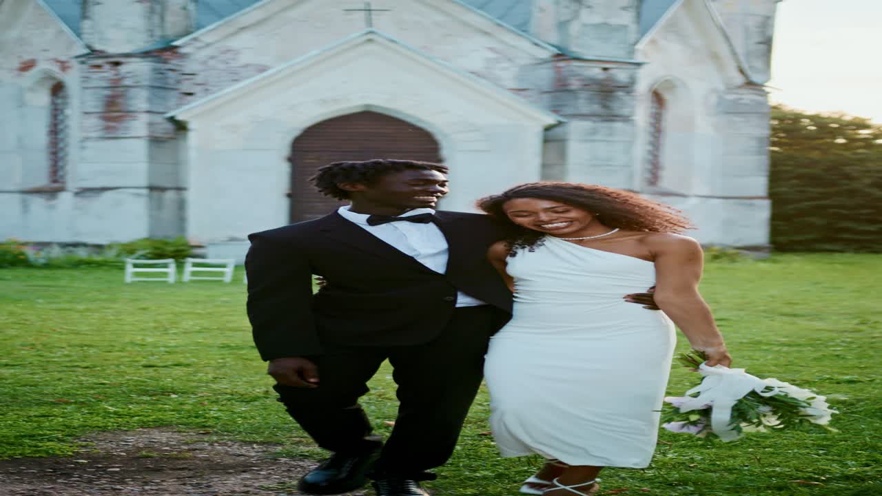 Felicidade no Dia do Casamento: A Celebração de um Casal Negro