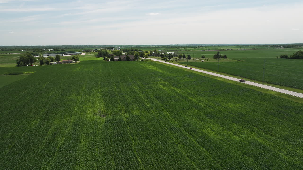 тихая, пустынная сельская местность айовы