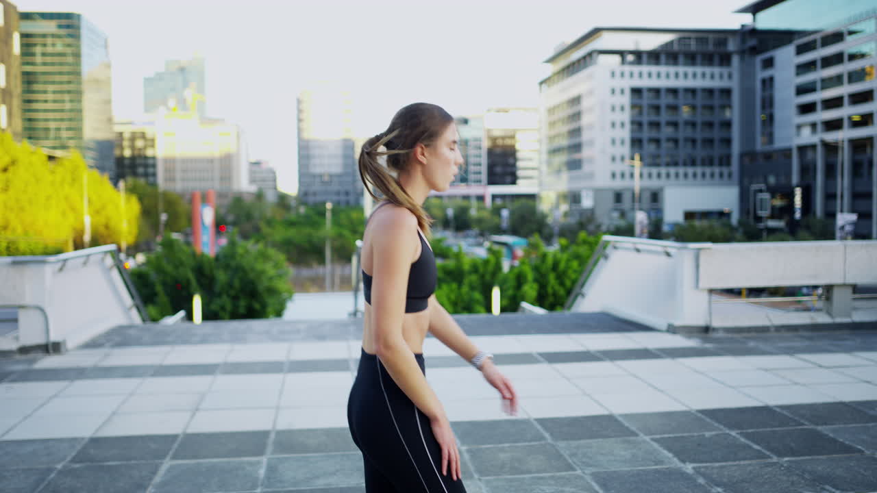 이전 최고 기록을  ⁇ 기 위해 노력하고 있습니다.