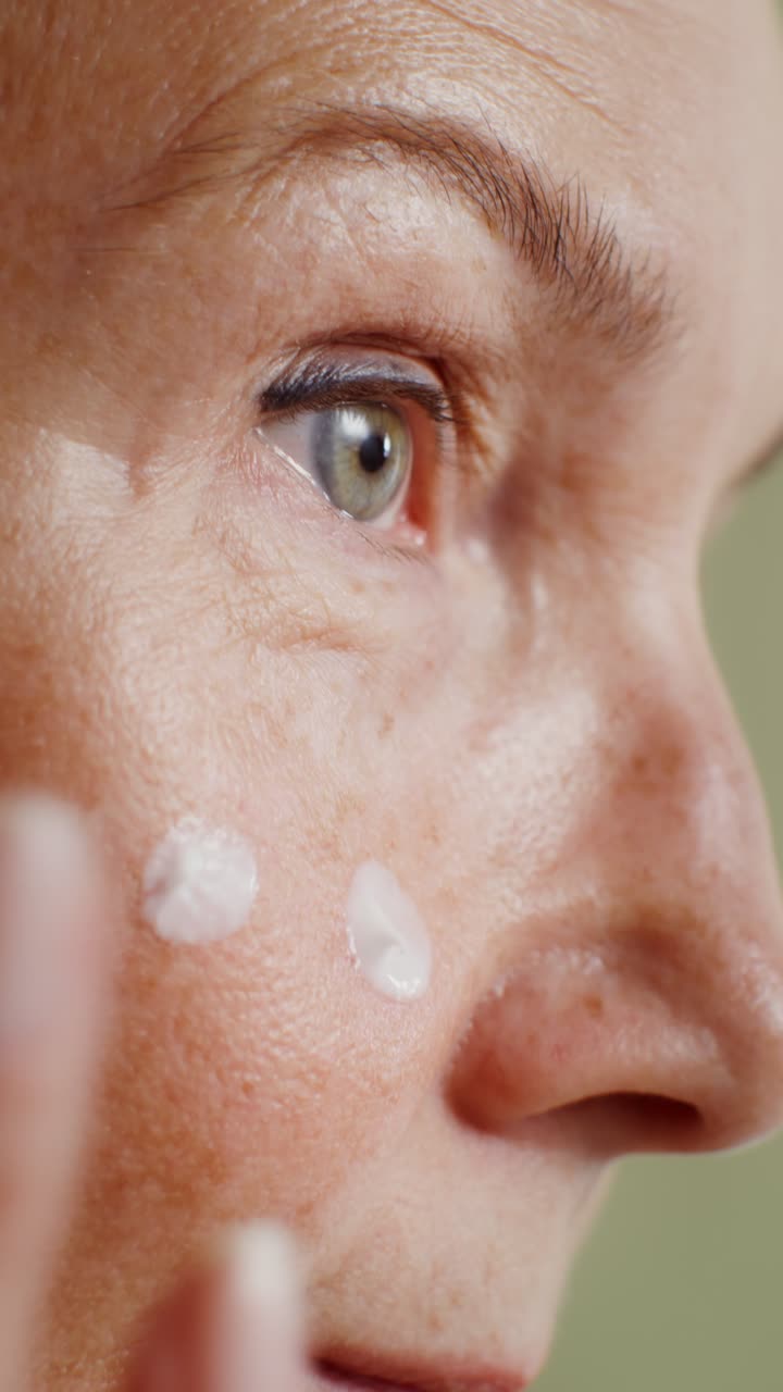 Skincare Routine for Aging Skin