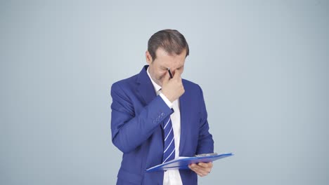 un hombre de negocios emocional.