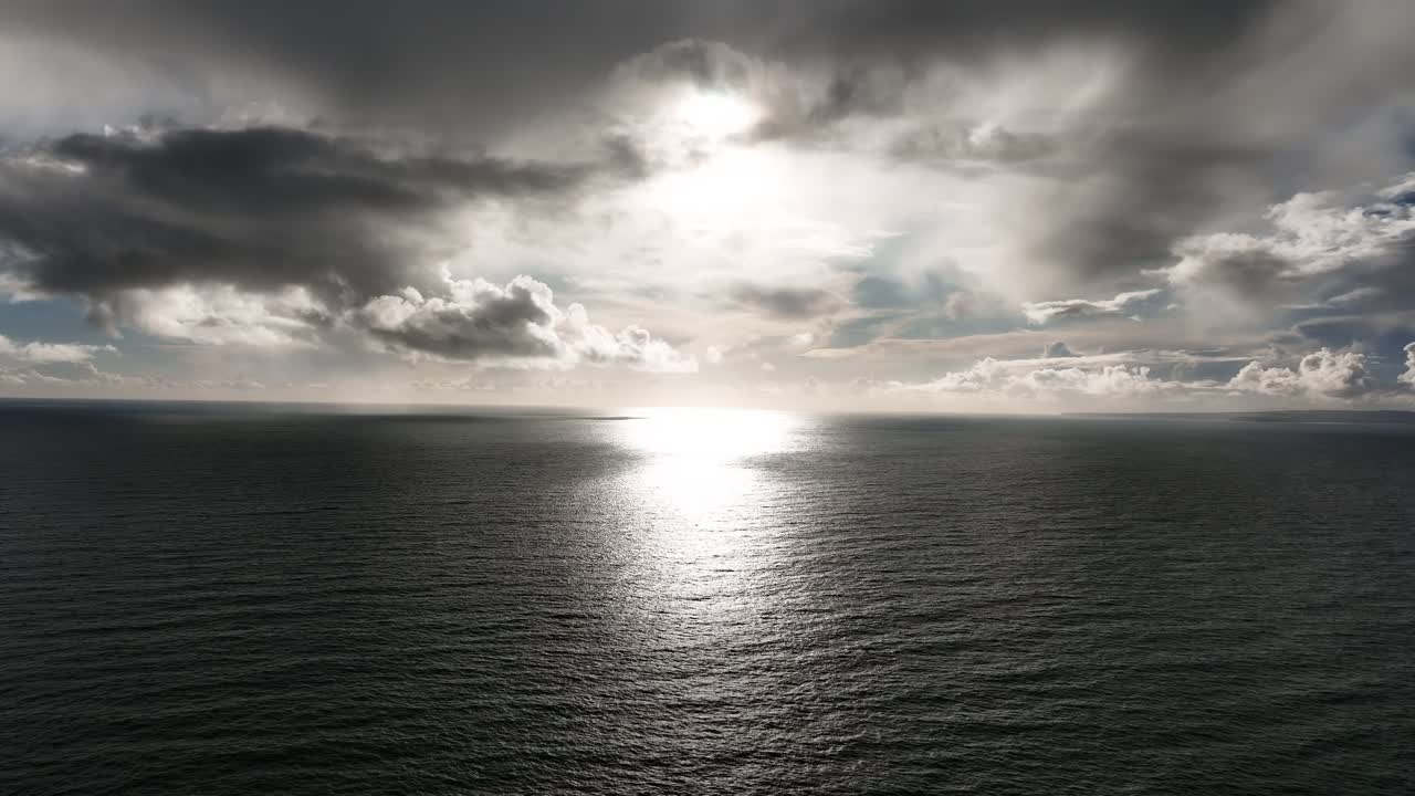 Irlanda, paesaggi marini epici, luce intensa e mari calmi, Copper Coast Waterford