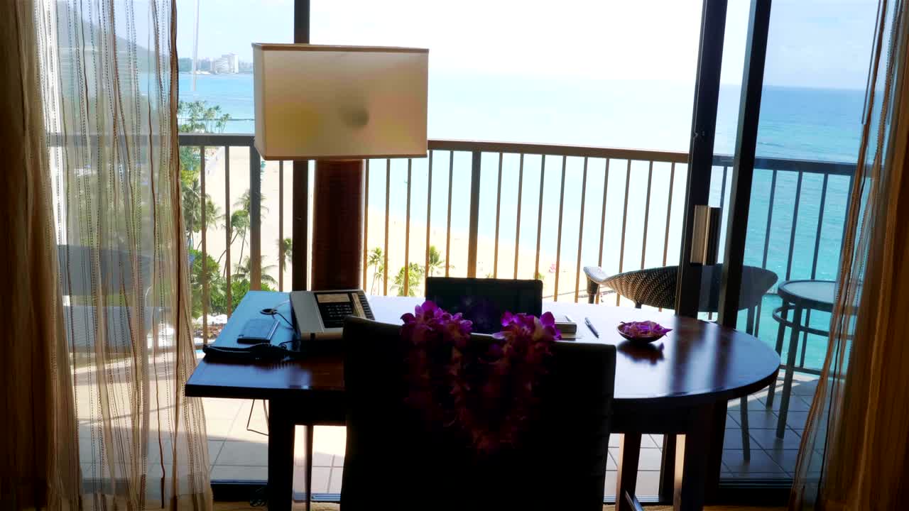 trabajo independiente en el paraíso en 4k cámara lenta