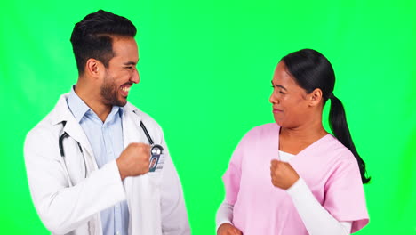 Doctores-Felices,-Equipo-Y-Choque-De-Puños-En-Celebración.