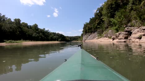 kayak en el río nacional buffalo acantilados y reflejos escénicos