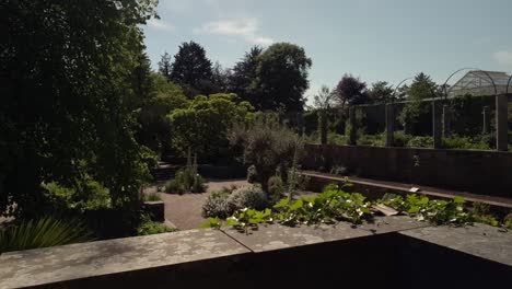 día abajo en una casa señorial jardines
