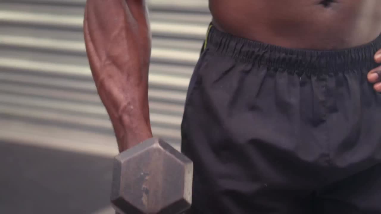 animación de la interfaz digital sobre el ejercicio del hombre fuerte