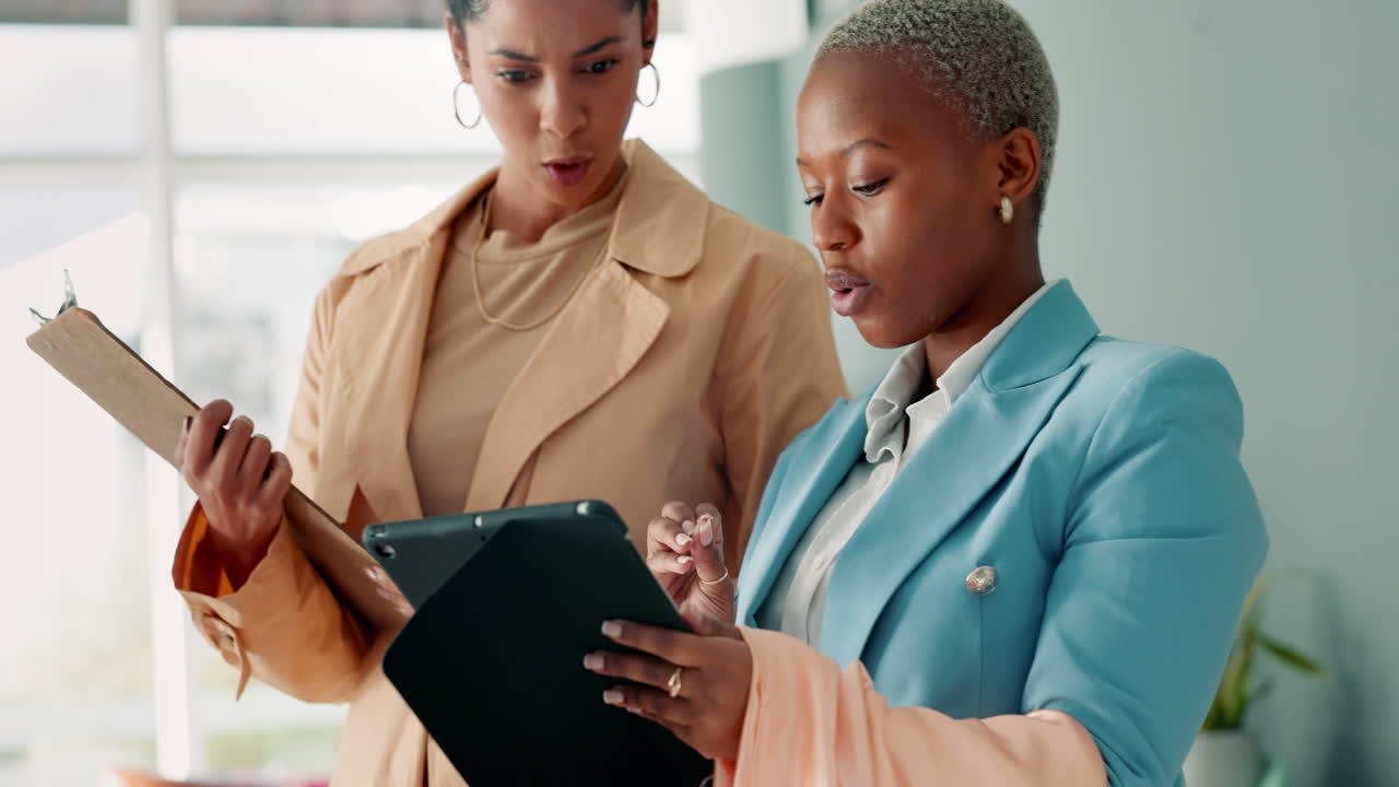 Businesswomen in Meeting