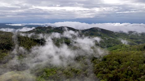 Niebla-Sobre-El-Valle-De-La-Montaña-En-Appalachia-Cerca-De-Blowing-Rock-Y-Boone-NC,-North-Carolina-Holler