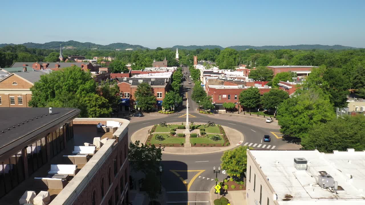 franklin, centro de tennessee con video de drones moviéndose hacia abajo