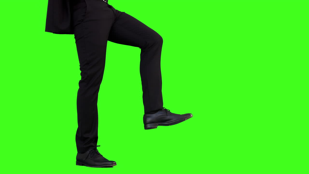 발을 내밀고 있는 사업가