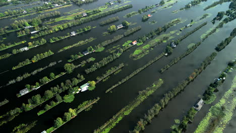 Luftaufnahme-Von-Shindijk-Loosdrechtse-Plassen-In-Der-Nähe-Von-Breekelen-In-Den-Niederlanden