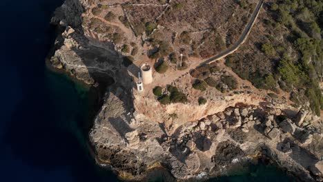 Spanien-Mallorca-Cala-Figuera-Ansicht-Von-Oben-Mit-Einer-Drohne-Bei-4k-24-Fps-Mit-Nd-filtern-Und-Zu-Verschiedenen-Tageszeiten-Mit-Dji-Mavic-Air