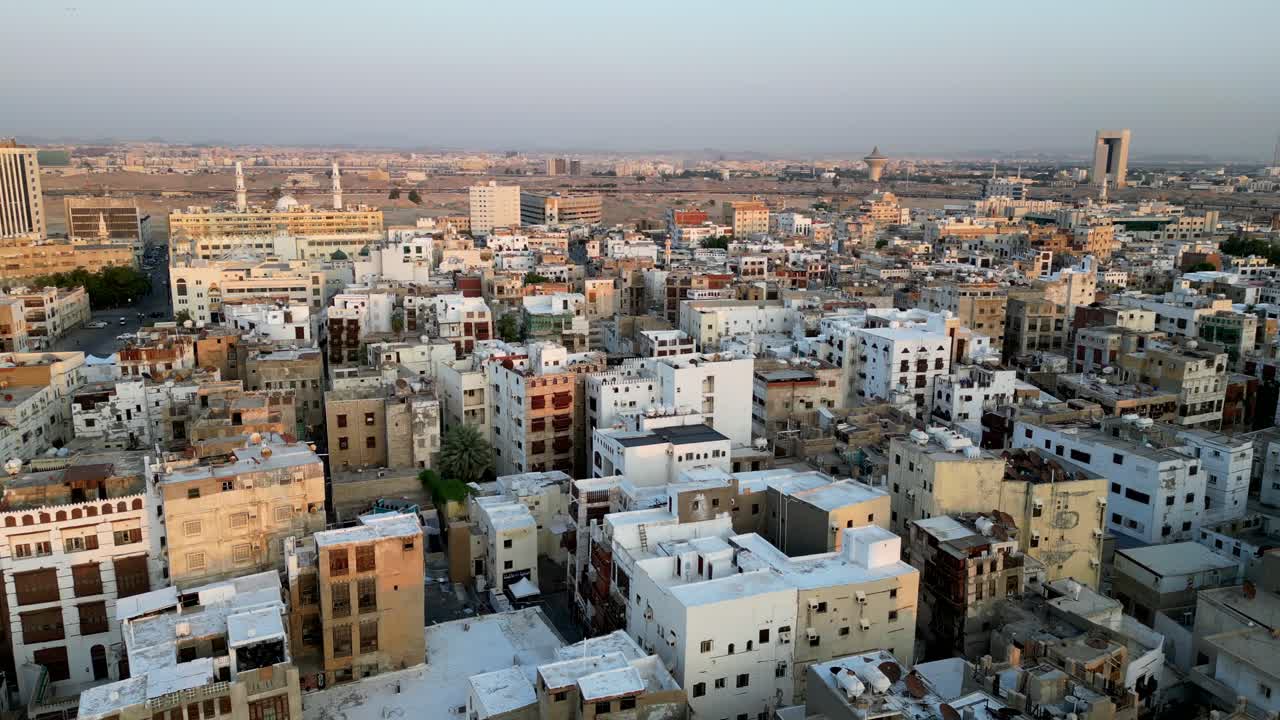 Ripresa con drone della città storica di Al-Balad a Gedda, in Arabia Saudita