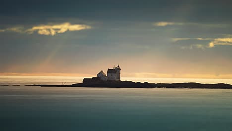 Gronningen-lighthouse-in-the-beautiful-sunset
