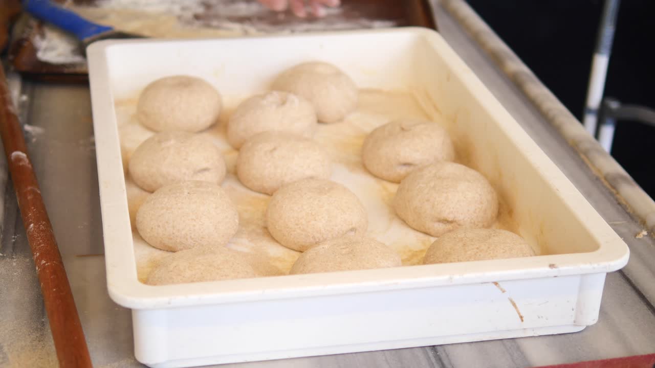 panadería artesanal: formación y prueba de bolas de masa