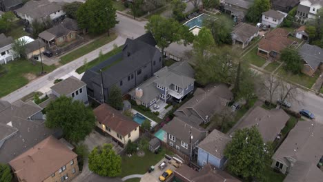 Vista-Panorámica-De-Casas-En-El-área-De-Historic-Heights-En-Houston,-Tés