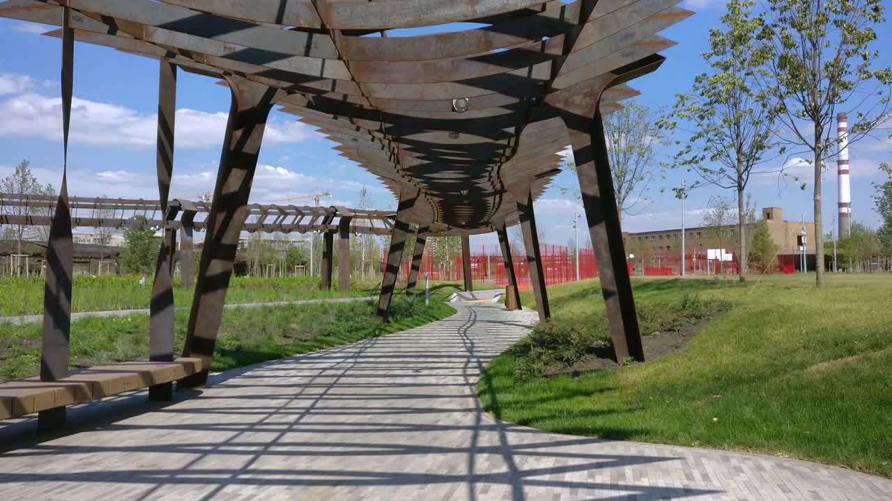 туфелева роша архитектурный парк в москве летний день в ландшафтном парке прогулка 4к тайм-лапс россия