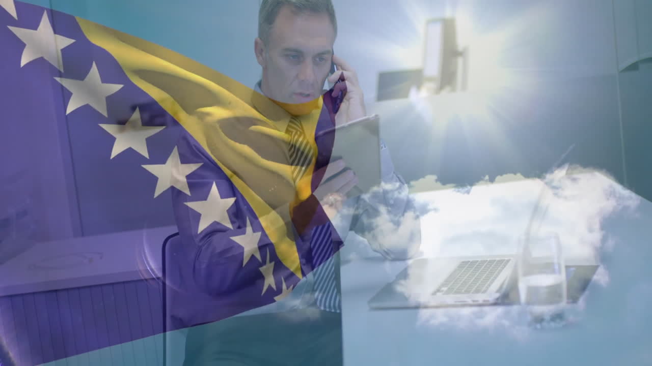 Uomo d'affari che usa un tablet con bandiera della Bosnia ed Erzegovina e nuvole, animazione di lavoro
