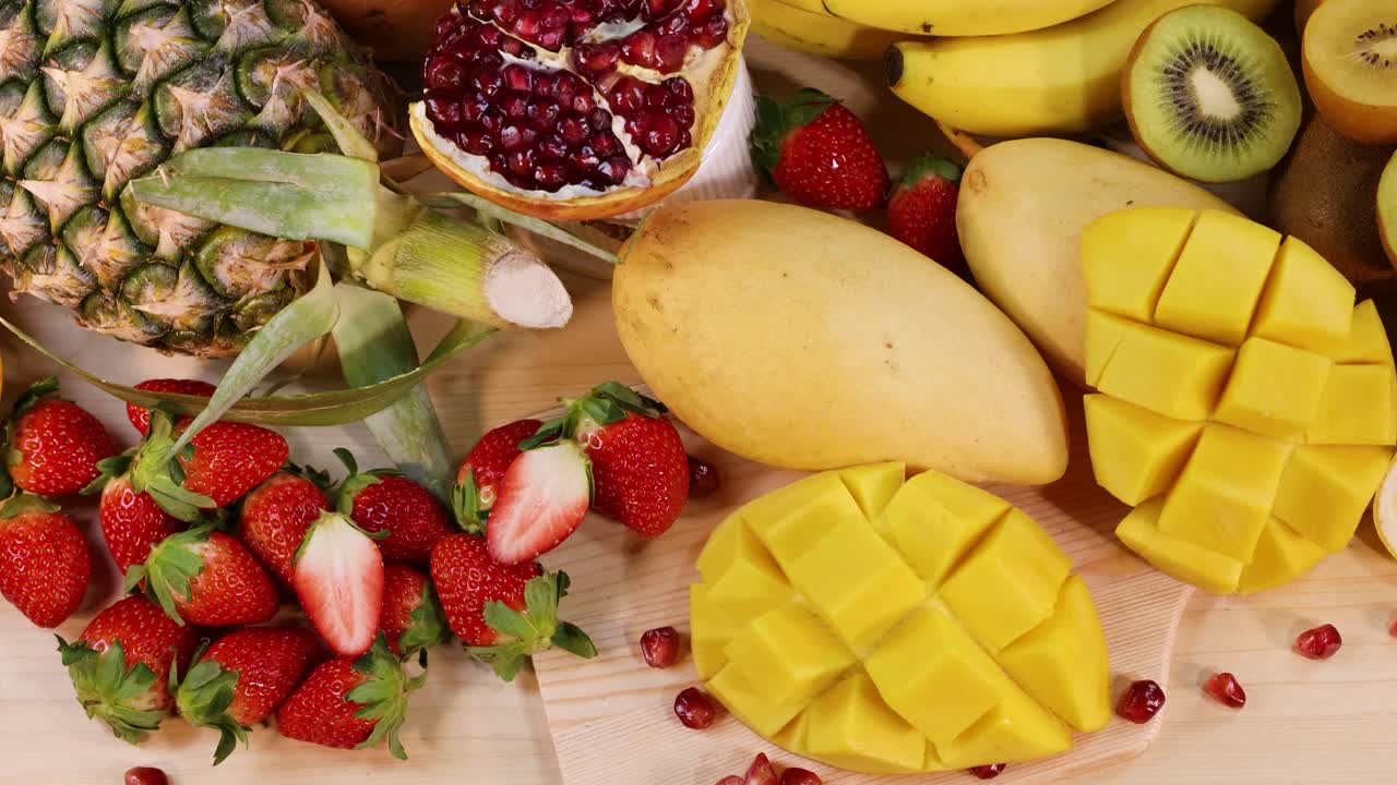 una variada variedad de frutas frescas