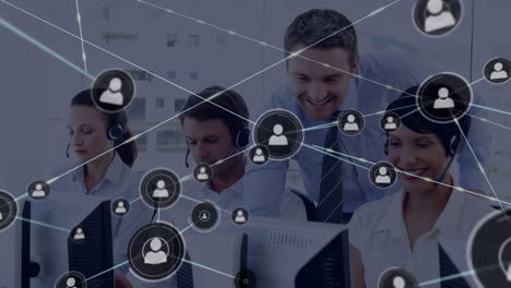animación de la red de conexiones a través de personas de negocios que usan auriculares telefónicos
