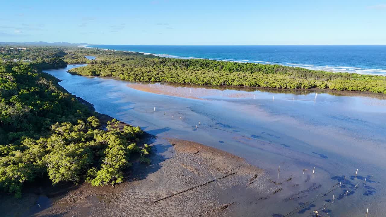 el río escénico y los lechos de ostras en brunswick heads