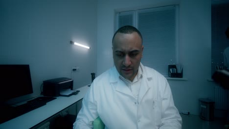 trabajadores de laboratorios médicos