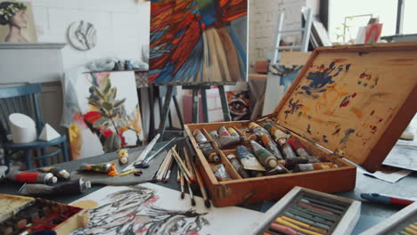 espacio de trabajo del estudio del artista