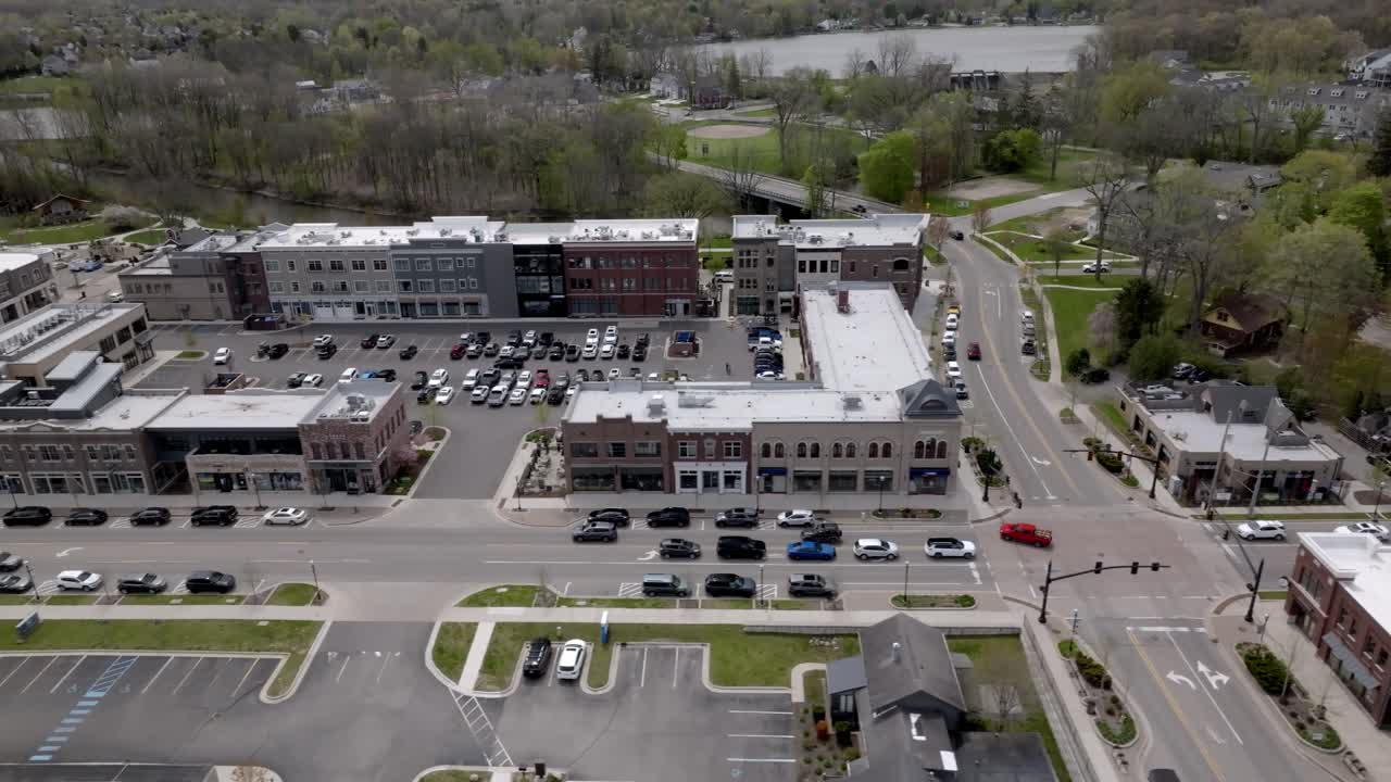 Ada Village in Ada, Michigan with drone video moving sideways.