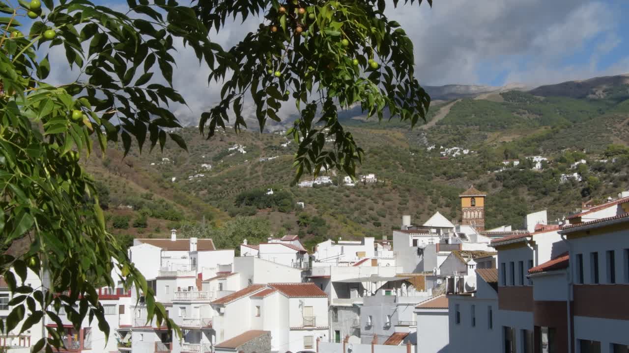 город архез с древней церковной башней, архез, испания