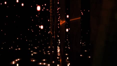 animación de puntos y formas sobre fondo negro