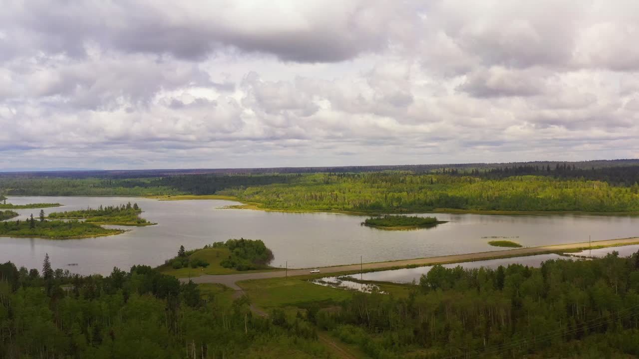 через пустыню: шоссе карибу в доме 100 миль