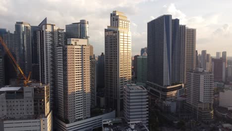 Toma-De-Drone-Del-Horizonte-De-Makati-En-Filipinas