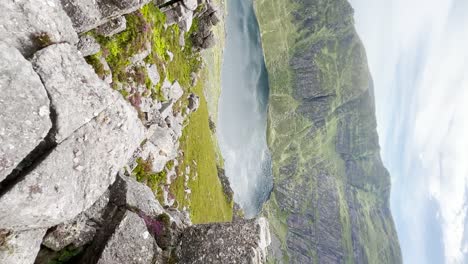 Coumshingaun-Lough,-Waterford,-Irlanda-4