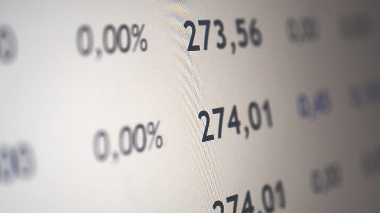 Trade in cryptocurrency at the exchange. Change of cost cryptocurrency