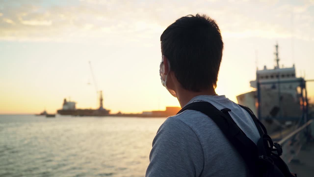 아르헨티나 부에노스 아이레스 포트 인제니에로 화이트에서 관광하는 바다 경치 백라이트 황금빛 햇빛